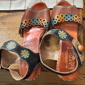 L’Artiste Brand shoes size 38.  Minimal wear.  Great condition.